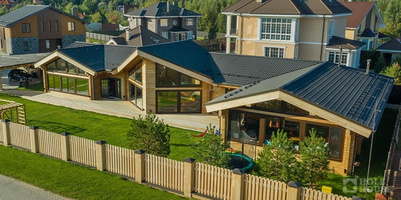 Одноэтажный коттедж с террасой и балконом по проекту по проекту Женева - фото 9 на сайте Holz House