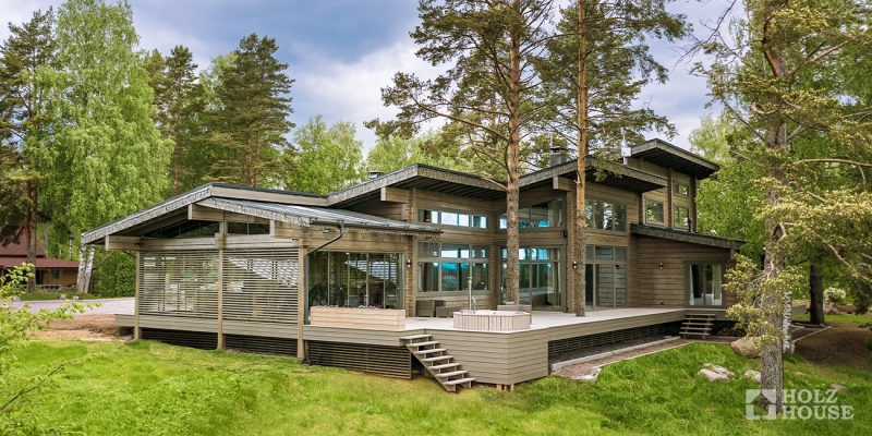 Большой двухэтажный дом из клееного бруса с террасой по проекту Палмерстон - фото 1 на сайте Holz House