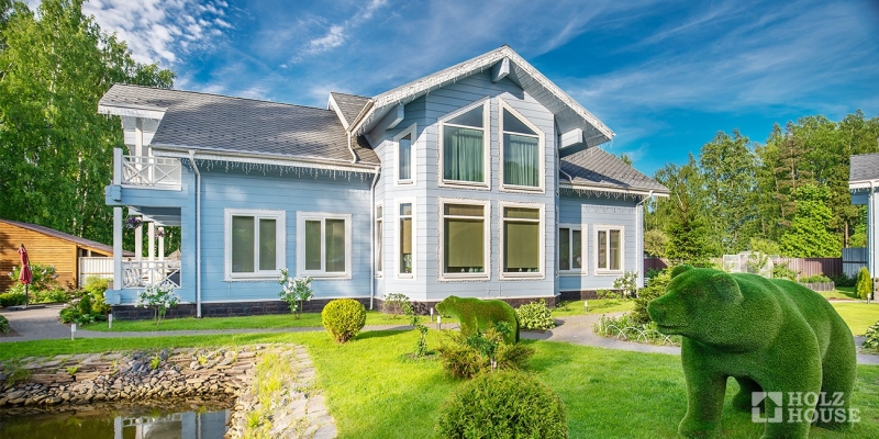 Эстетичный двухэтажный дом из клееного бруса по проекту Куинстаун - фото 1 на сайте Holz House