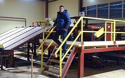 Линия торцовки сухого пиломатериала на заводе в Даровском.